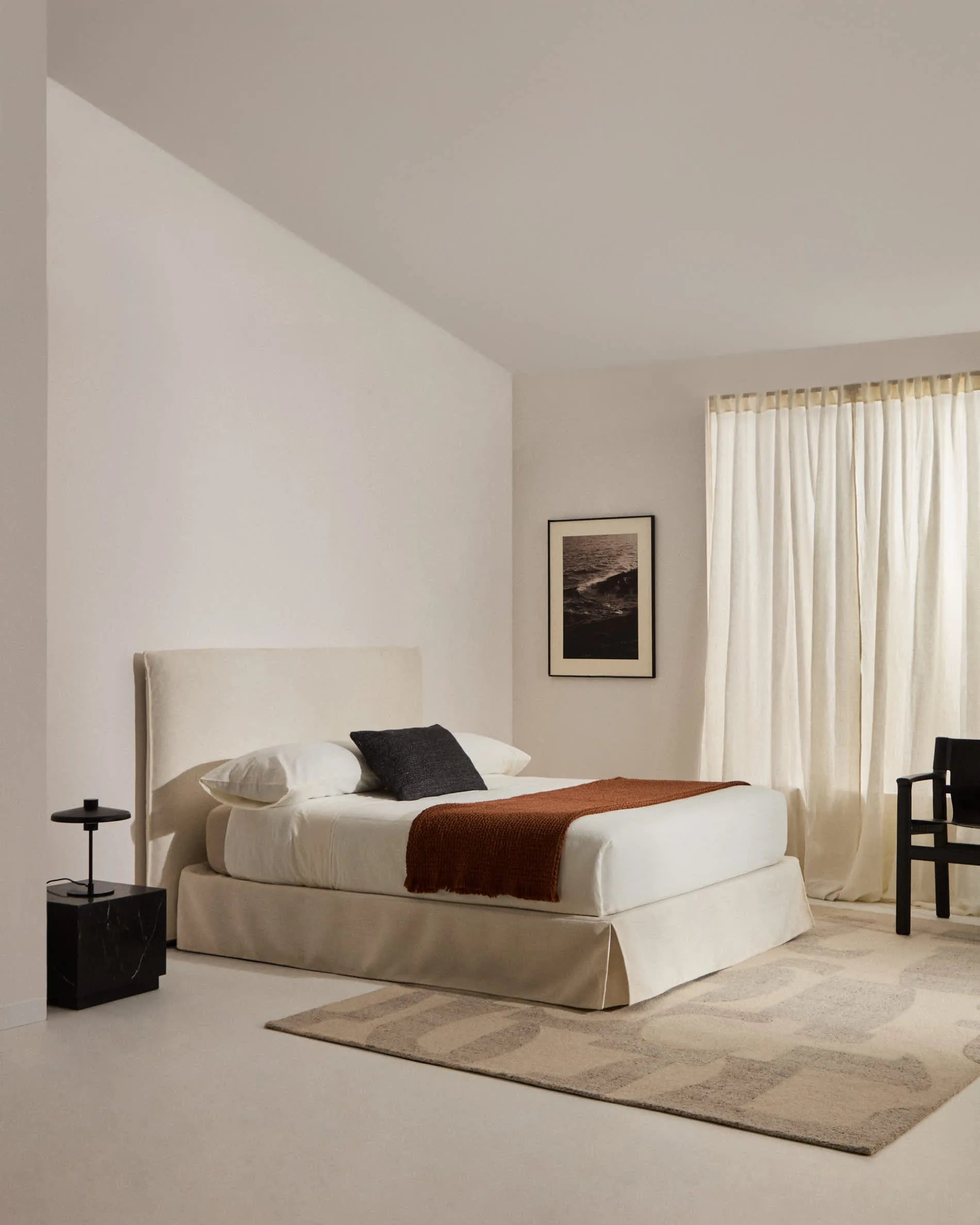 White Chenille Japandi Bed 180x200cm
